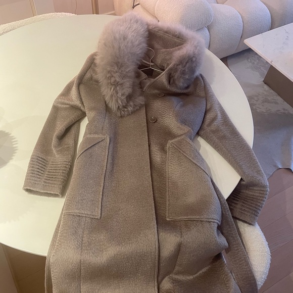 Sentaler Light Taupe Jacket Size Small - Picture 10 of 11